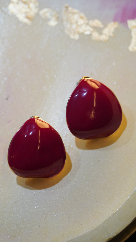 Colourful triangle shape stud