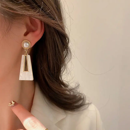Danglers- Pearl Earrings